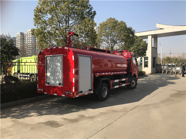 东风145水罐∕泡沫消防车(4-5吨)