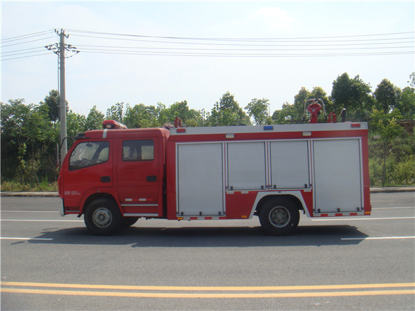 最新东风153泡沫消防车