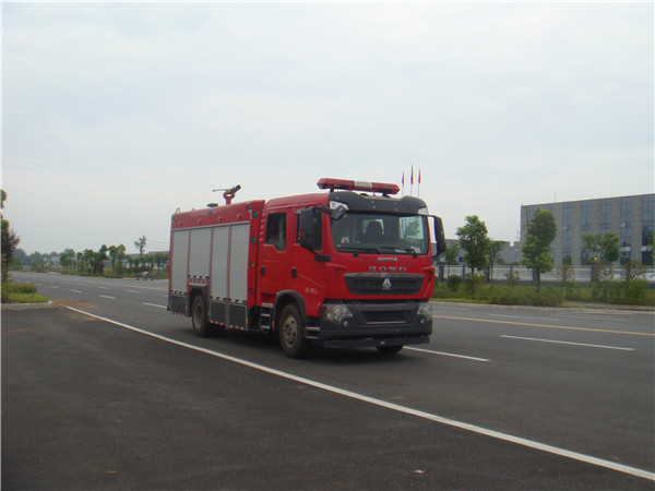 豪沃单桥八吨泡沫消防车