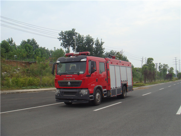 豪沃泡沫消防车8吨