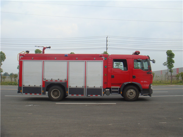 豪沃泡沫消防车8吨