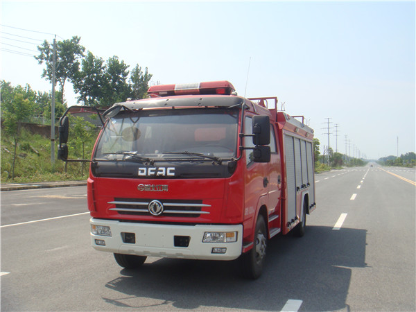 多利卡泡沫消防车(3.5吨)