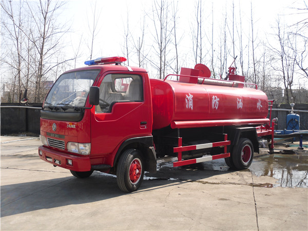东风多利卡多功能消防车(5-8吨)