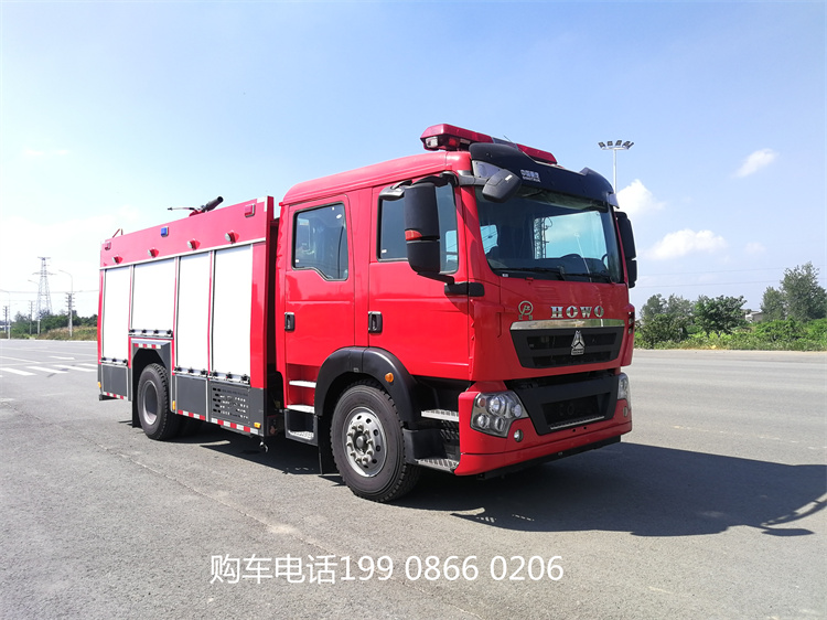 6吨重汽泡沫消防车