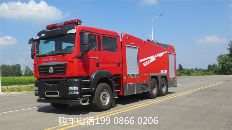 汕德卡13吨泡沫消防车