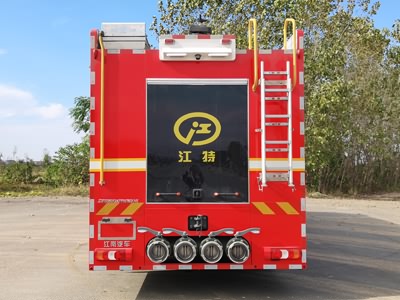 奔驰18吨泡沫消防车