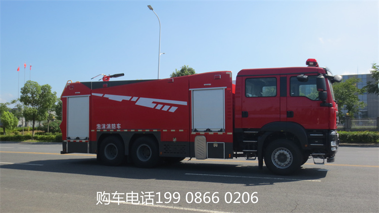 汕德卡水罐消防车