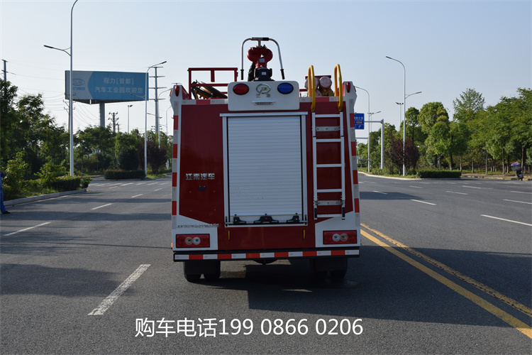 3吨福田奥铃四驱泡沫消防车
