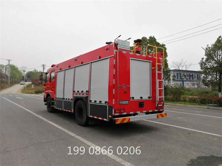 7吨东风天锦泡沫消防车