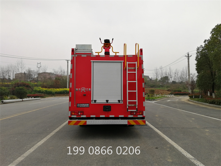 7吨东风天锦泡沫消防车