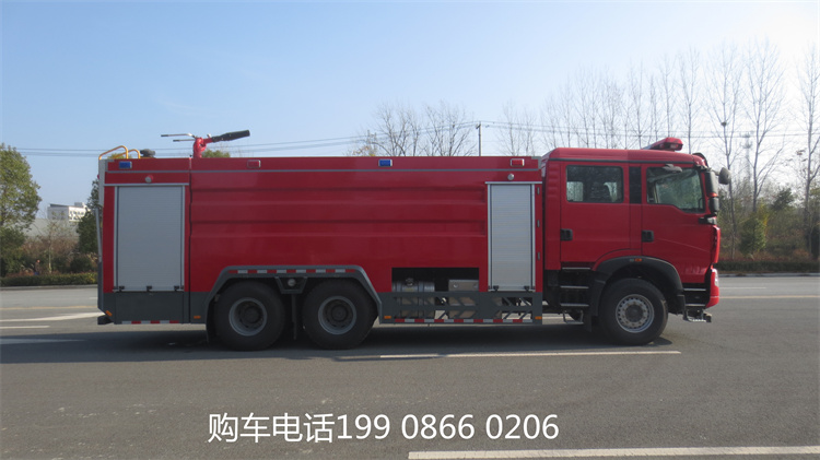 16吨重汽豪沃泡沫消防车