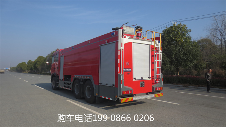 16吨重汽豪沃水罐消防车