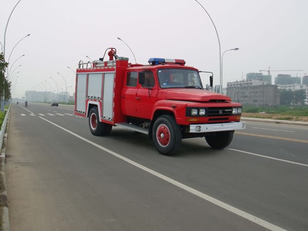 东风尖头140消防车