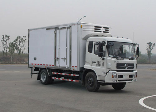 东风天锦冷藏车（厢长7.4米）