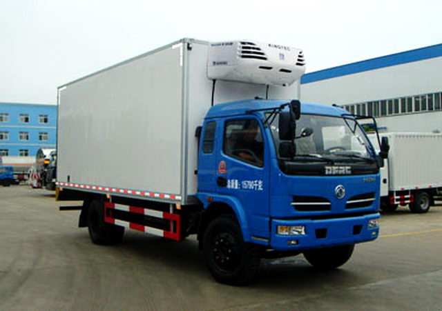 东风冷藏车9.9吨(厢长6.1米)