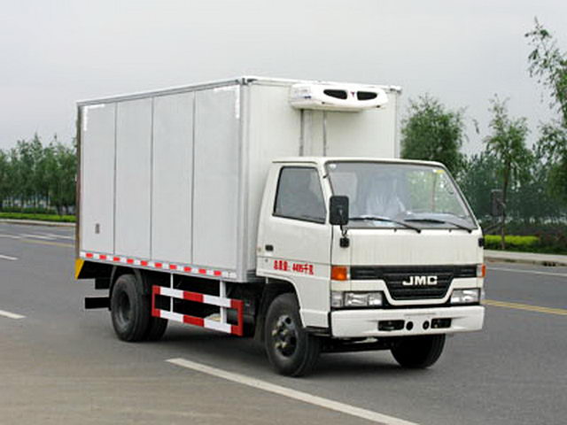 江铃冷藏车(厢长4.15米)