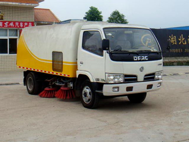 东风福瑞卡扫路车(国四)