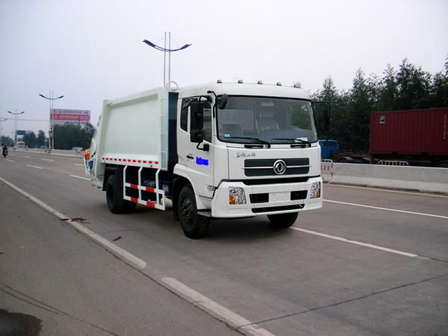 东风天锦压缩式垃圾车