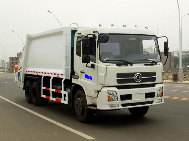 东风双后桥压缩式垃圾车