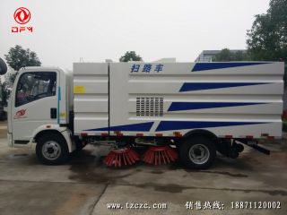 豪沃扫路车(国四)