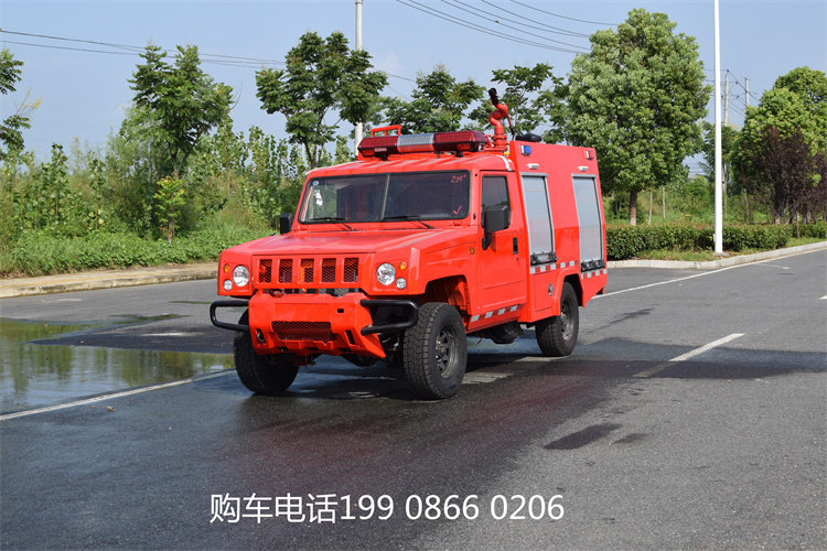 小型越野森林供水车