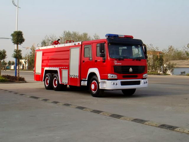 豪沃水罐消防车（12-16吨）